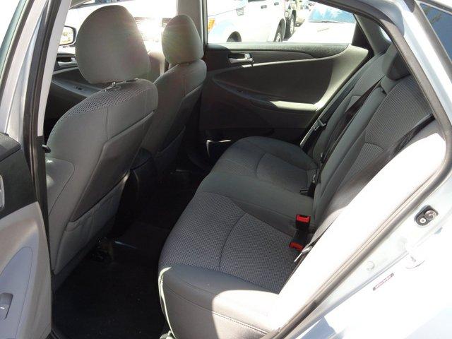 Hyundai Sonata 2011 photo 3