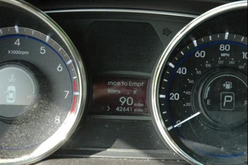 Hyundai Sonata 2011 photo 2