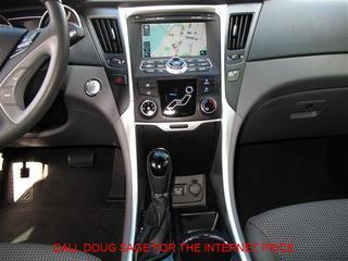 Hyundai Sonata 2011 photo 2