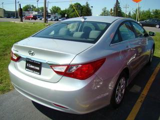 Hyundai Sonata 2011 photo 3