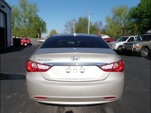 Hyundai Sonata 2011 photo 5
