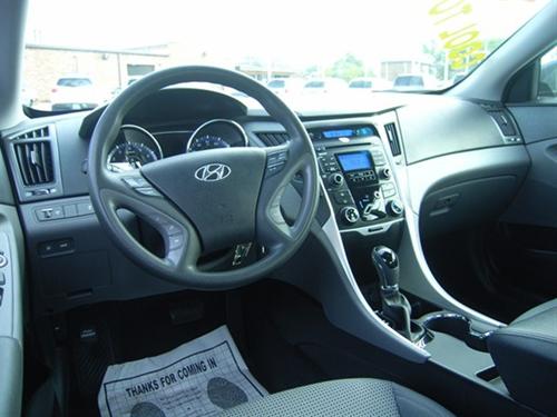 Hyundai Sonata 2011 photo 2