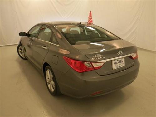 Hyundai Sonata 2011 photo 4
