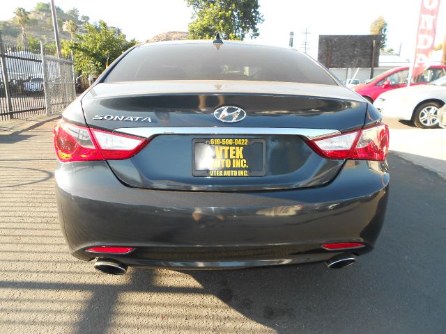 Hyundai Sonata 2011 photo 1