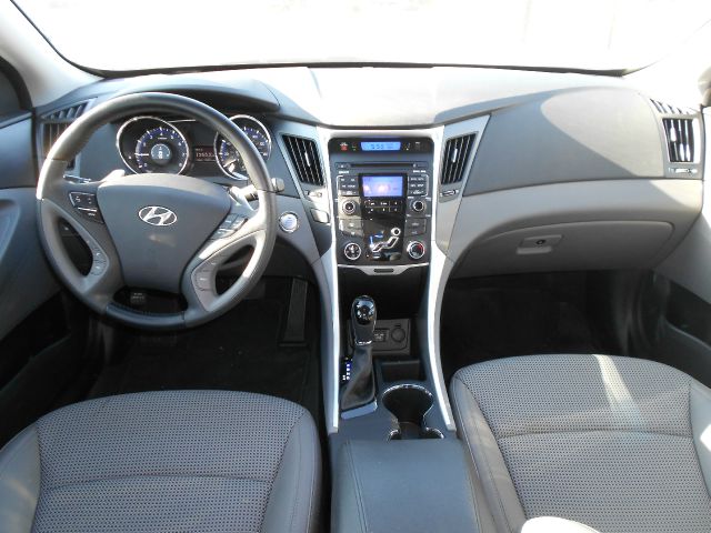 Hyundai Sonata 2011 photo 3
