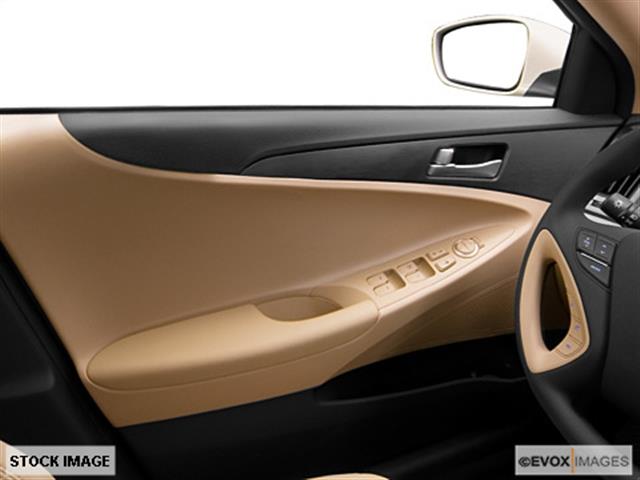 Hyundai Sonata 2011 photo 2