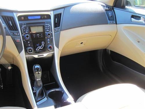 Hyundai Sonata 2011 photo 2
