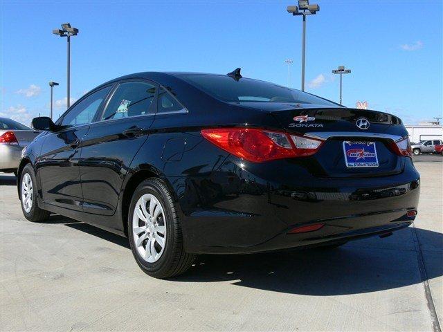 Hyundai Sonata 2011 photo 2