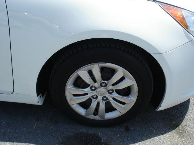 Hyundai Sonata 2011 photo 1