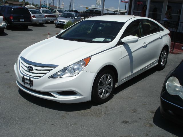 Hyundai Sonata 2011 photo 4