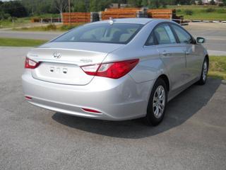 Hyundai Sonata 2011 photo 1