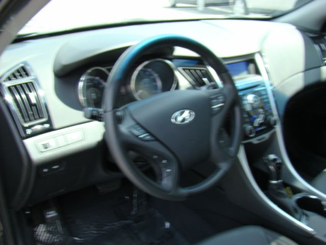 Hyundai Sonata 2011 photo 3