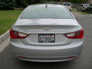 Hyundai Sonata 2011 photo 2