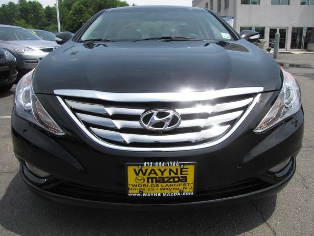 Hyundai Sonata 2011 photo 1