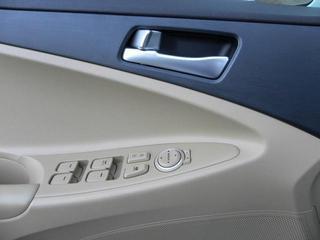 Hyundai Sonata 2011 photo 2