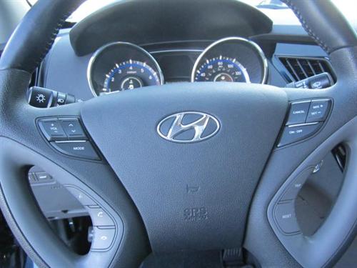 Hyundai Sonata 2011 photo 2