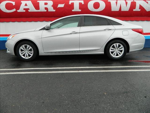 Hyundai Sonata 2011 photo 1
