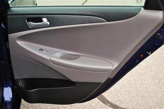 Hyundai Sonata 2011 photo 2
