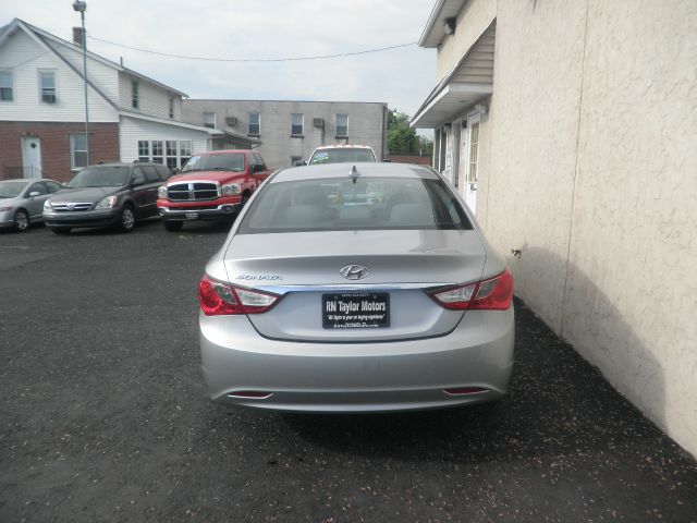 Hyundai Sonata 2011 photo 1
