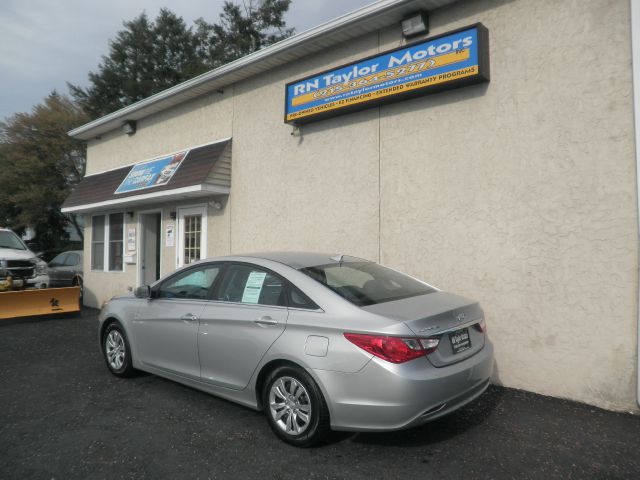 Hyundai Sonata 2011 photo 2