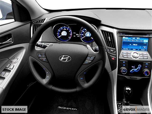 Hyundai Sonata 2011 photo 2