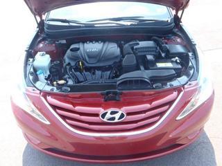 Hyundai Sonata 2011 photo 2
