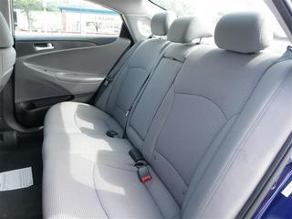 Hyundai Sonata 2011 photo 2