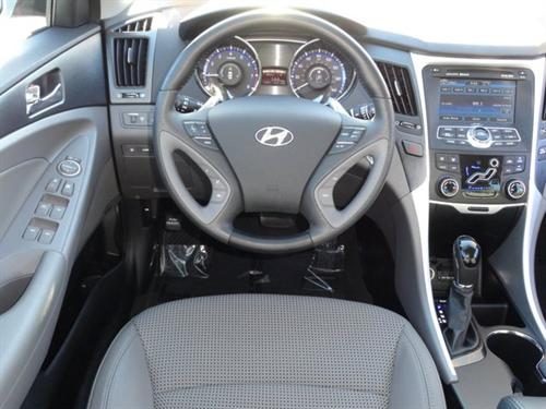Hyundai Sonata 2011 photo 2