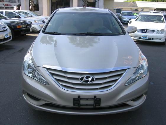 Hyundai Sonata 2011 photo 1