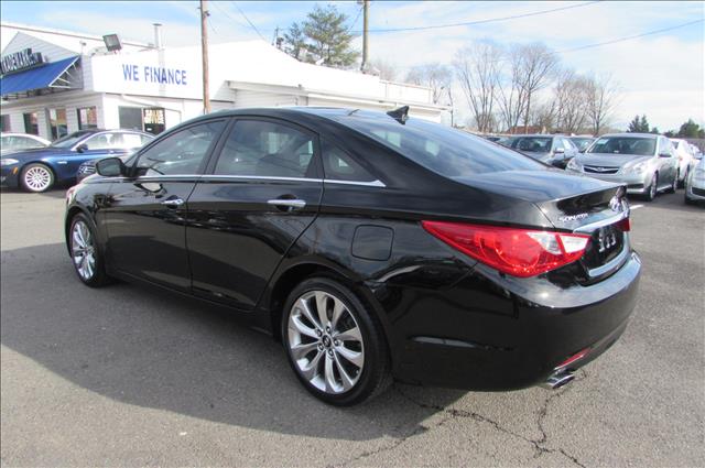 Hyundai Sonata 2011 photo 2