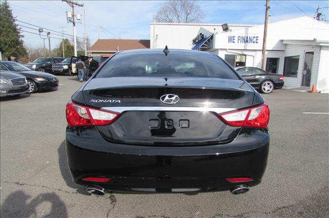 Hyundai Sonata 2011 photo 4