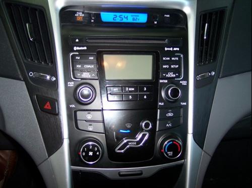 Hyundai Sonata 2011 photo 2