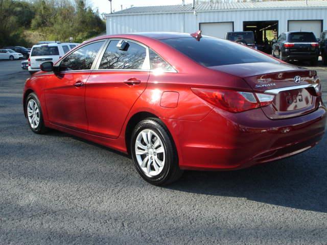 Hyundai Sonata 2011 photo 2