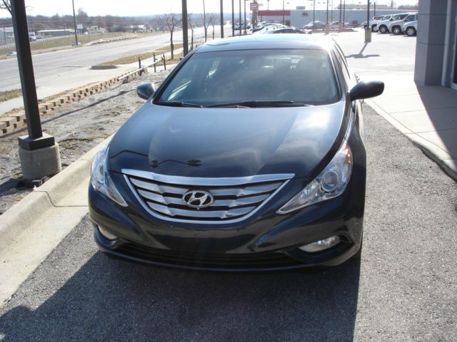 Hyundai Sonata Navigation Chrome RR DVD Sedan