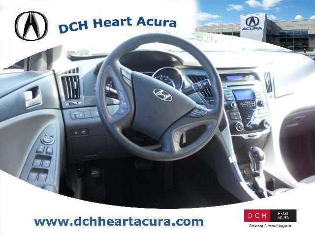 Hyundai Sonata 2011 photo 4