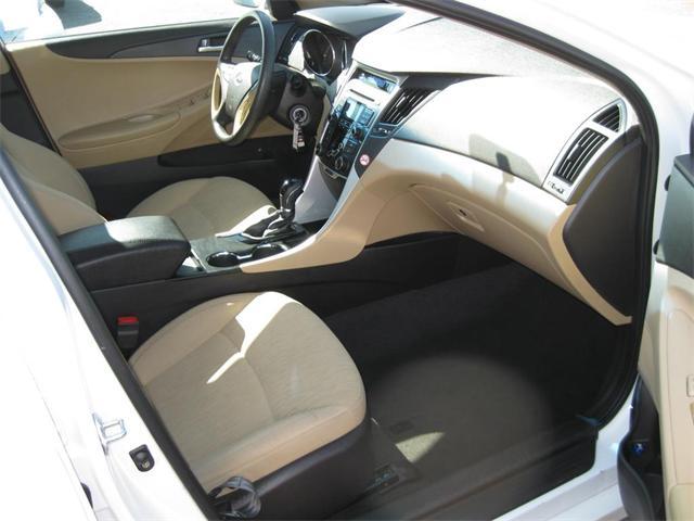 Hyundai Sonata 2011 photo 3