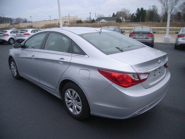 Hyundai Sonata 2011 photo 4
