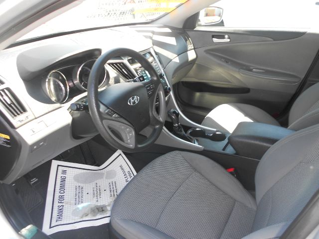 Hyundai Sonata 2011 photo 1