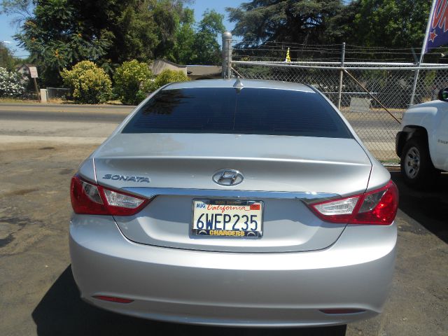 Hyundai Sonata 2011 photo 11