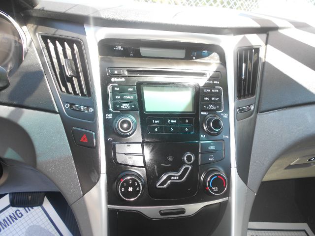 Hyundai Sonata 2011 photo 13