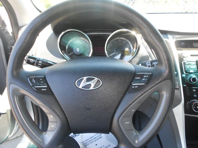 Hyundai Sonata 2011 photo 3