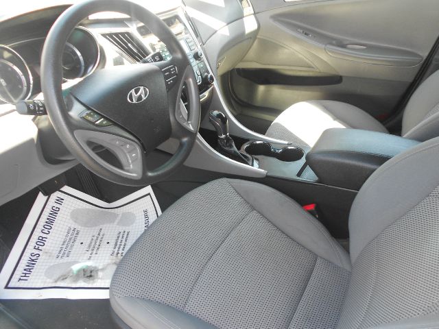 Hyundai Sonata 2011 photo 4
