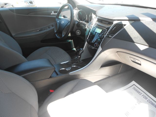 Hyundai Sonata 2011 photo 6
