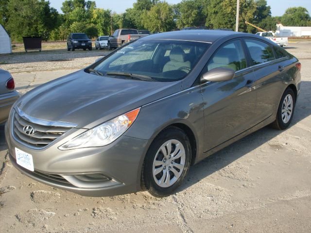 Hyundai Sonata 2011 photo 2