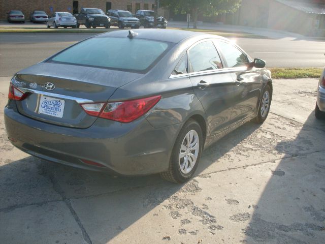 Hyundai Sonata 2011 photo 4