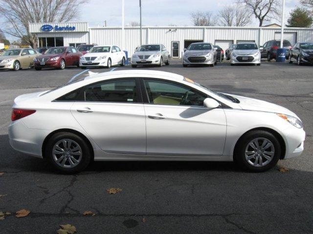 Hyundai Sonata 2011 photo 4