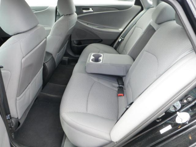 Hyundai Sonata 2011 photo 4