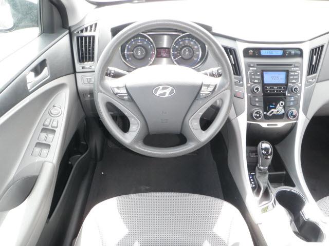 Hyundai Sonata 2011 photo 5