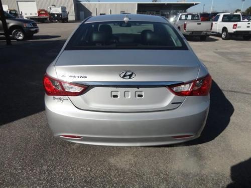Hyundai Sonata 2011 photo 1