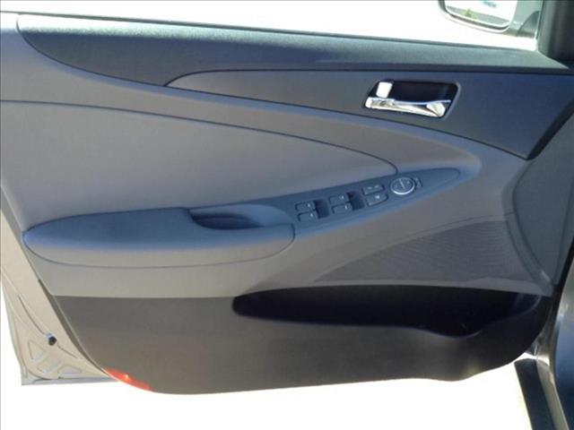 Hyundai Sonata 2011 photo 1